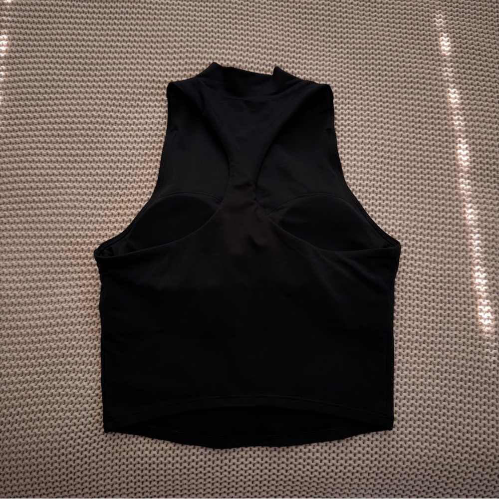 ALO Yoga Alosoft Top All That Bra Tank Black High-Neck Sleeveless Crop Tank - Picture 3 of 4